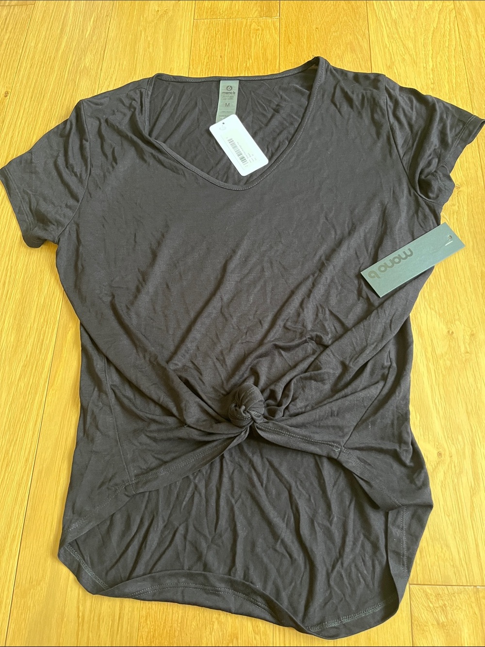 Knot Your Average Tee - mono b